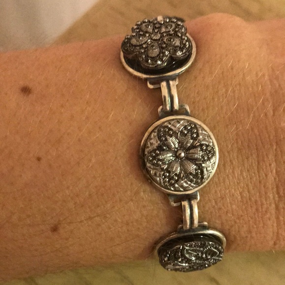 Make me sell 1800’s ANTIQUE BUTTON bracelet & ring - Picture 7 of 8